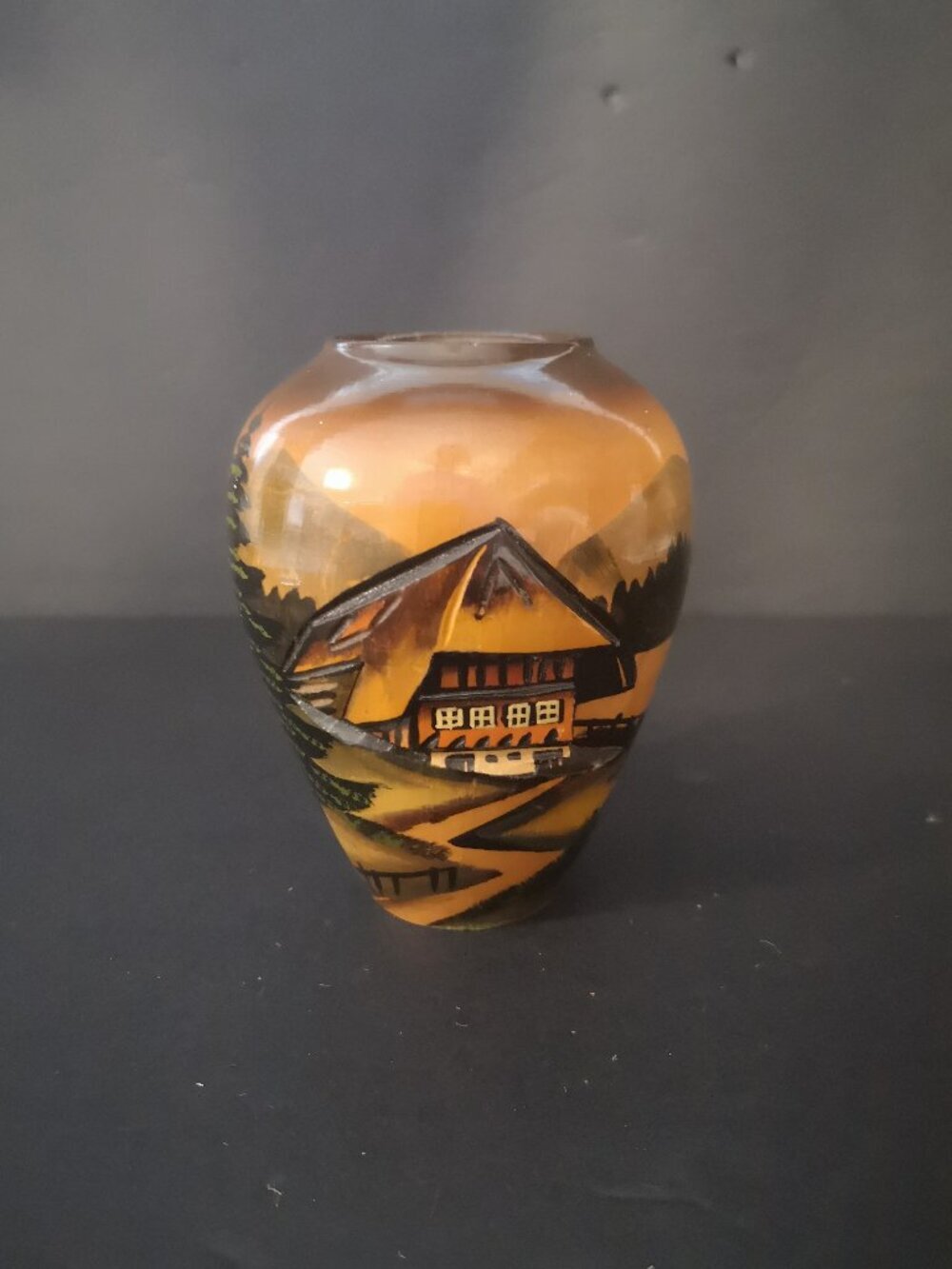 Vintage Handarbeit (Handmade) Wood Vase Black Forest House 5" High Germany